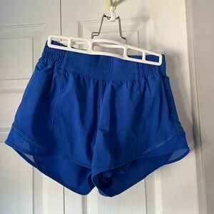 Lululemon Hotty Hot 2.5" high rise shorts